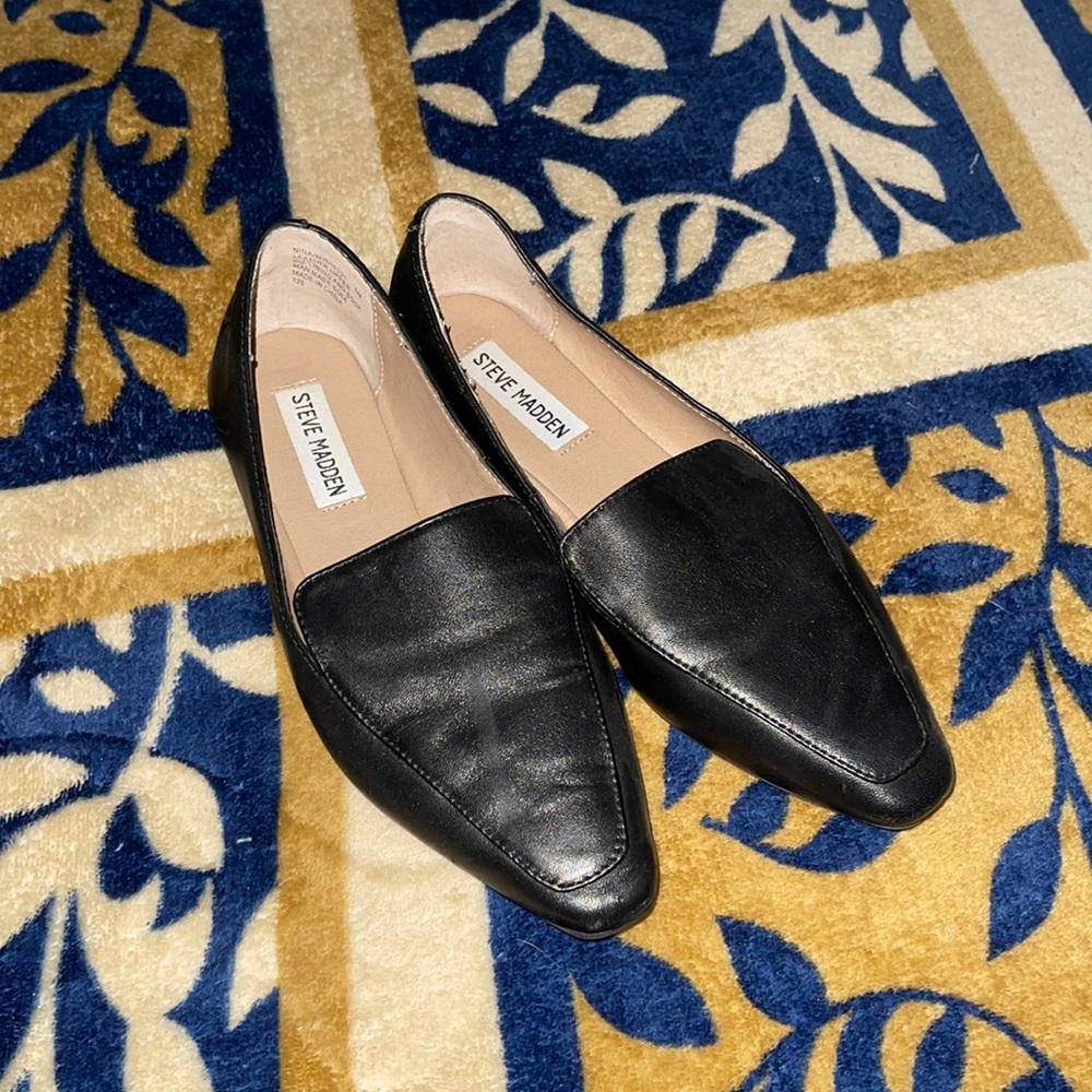 Steve Madden size 6 black loafers Never worn ✨